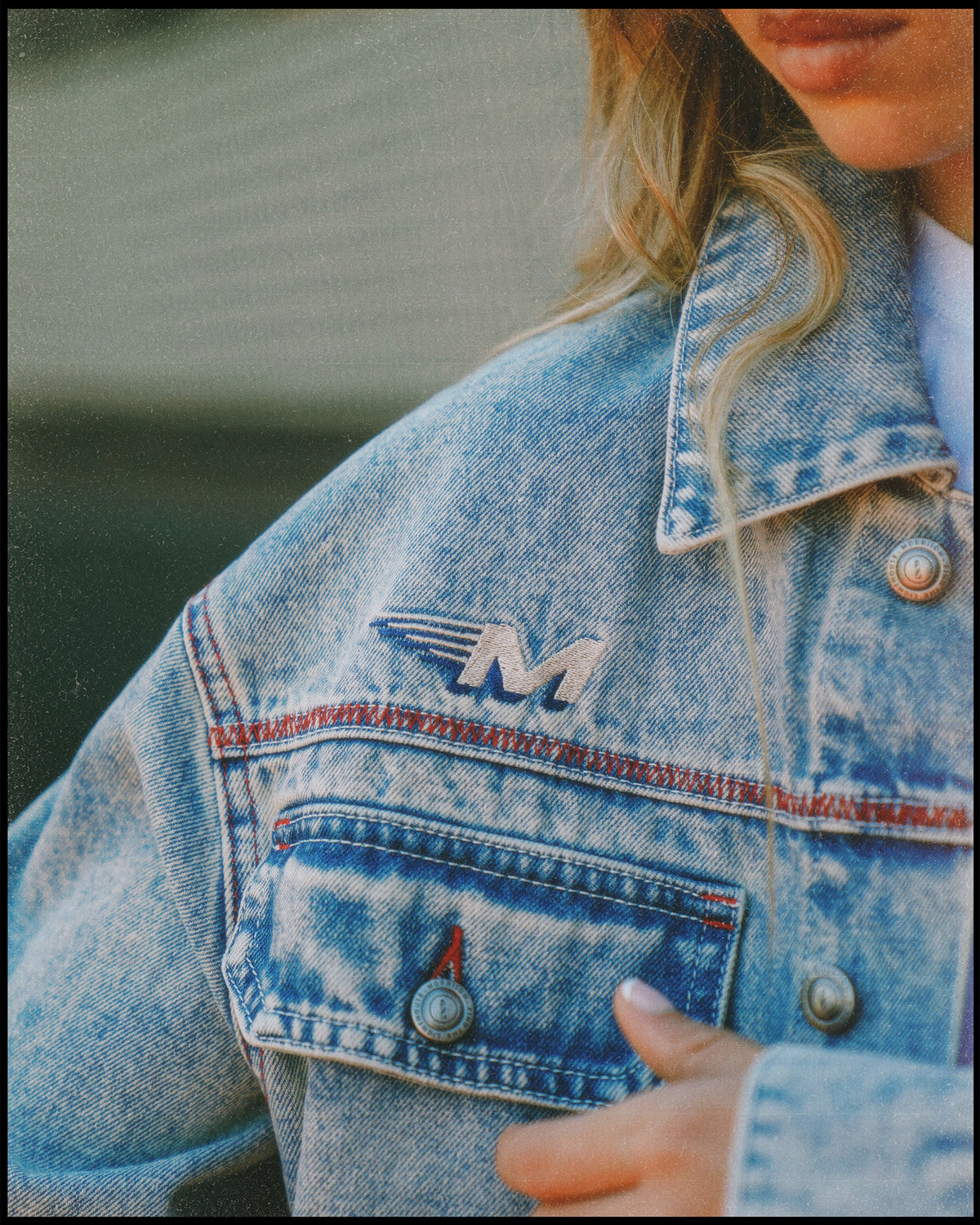 [woman]